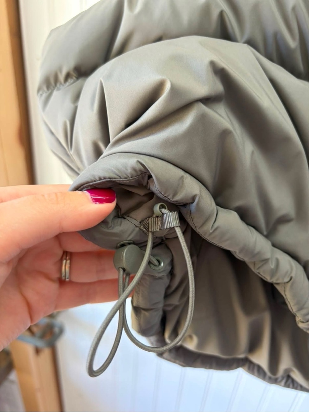 Lululemon WARM ASH GREY Wunder Puff Super-Cropped goose down Vest size 8 - Picture 13 of 16